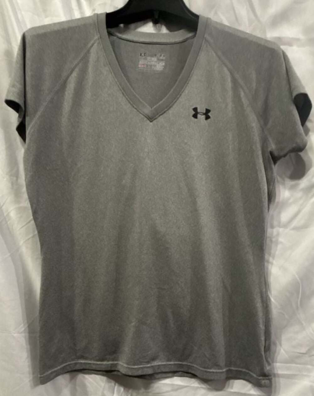 Under Armour Women's HeatGear V-Neck Short Sleeve T-Shirt Grey Size M